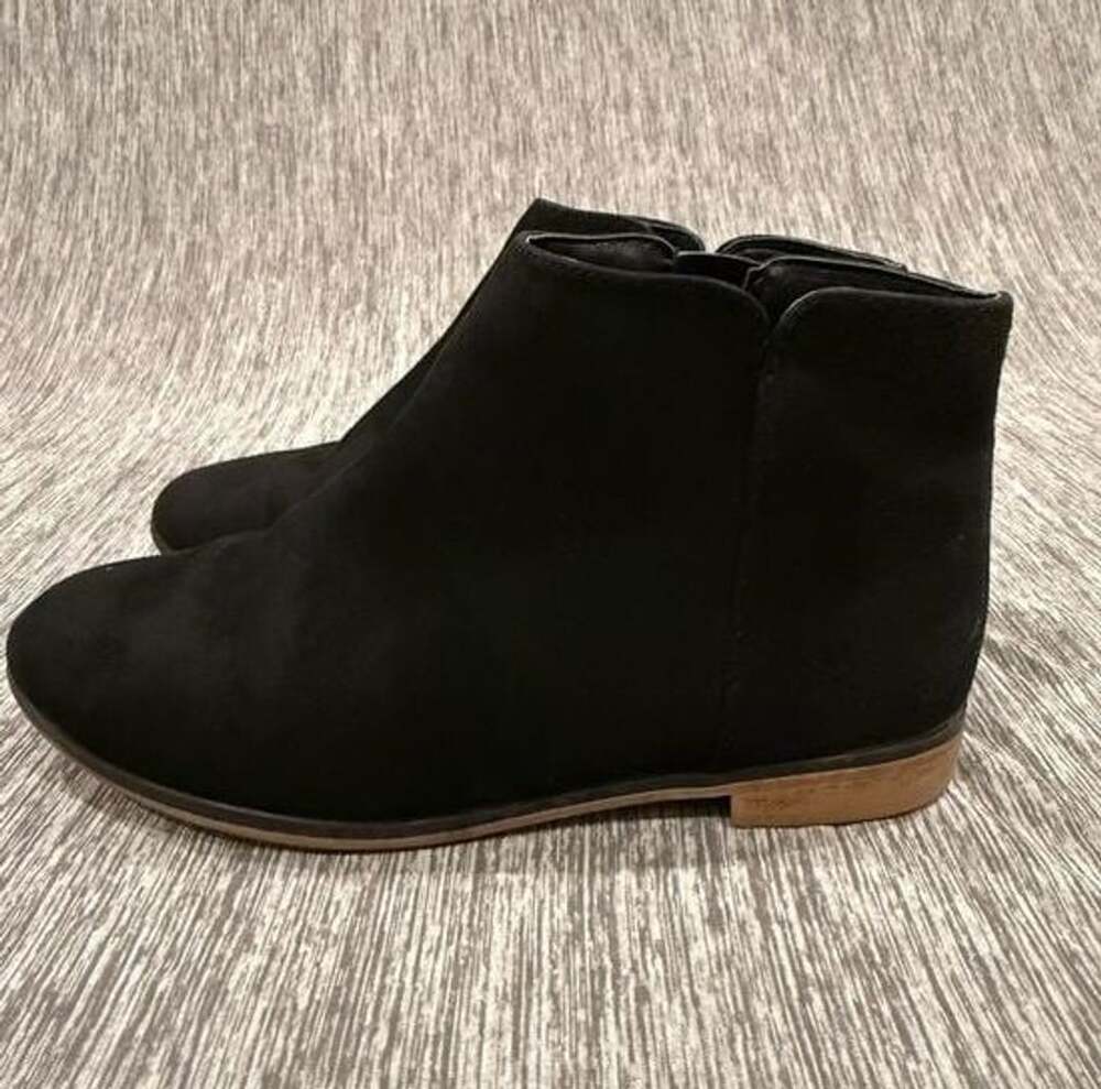 Cat & Jack Black Suede Ankle Boots - Size 1 Girls